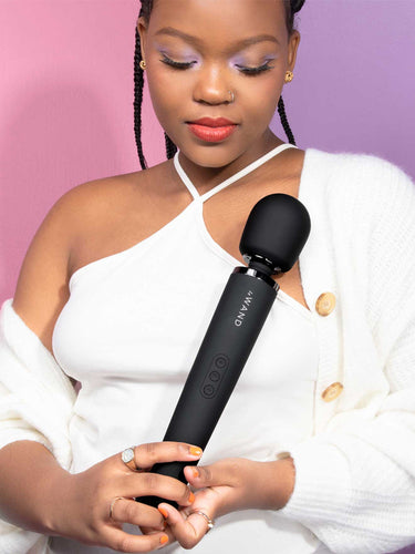 Le Wand Rechargeable Body Massager Black